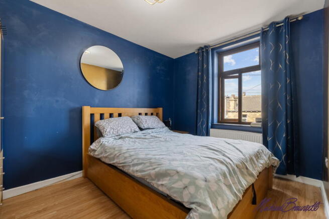 4 bed Terraced for sale Image 8