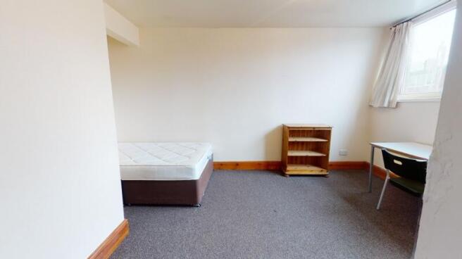 6 bed Terraced to rent Image 5