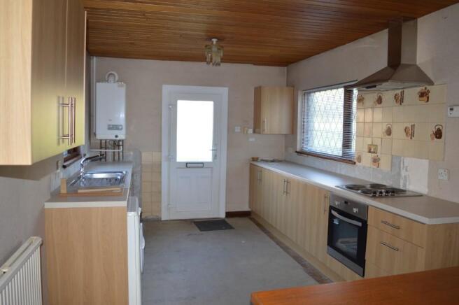 Dining/kitchen