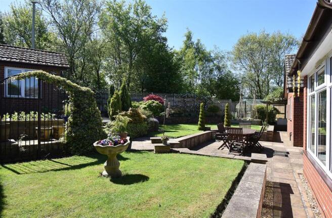 GARDEN4.jpg