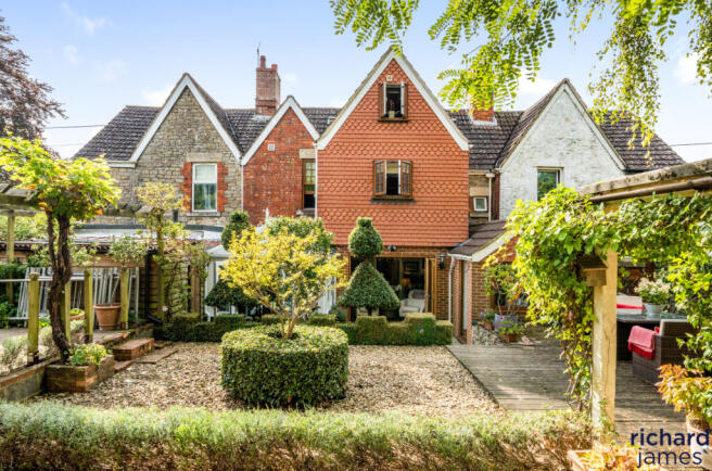 32678f93-f3fa-403...