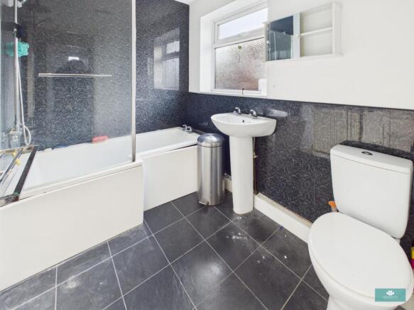 3 bed Semi-Detached for sale Image 4
