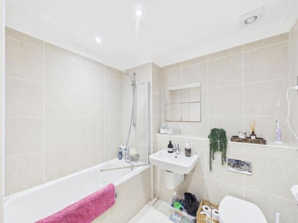 2 bed Flat to rent Image 7