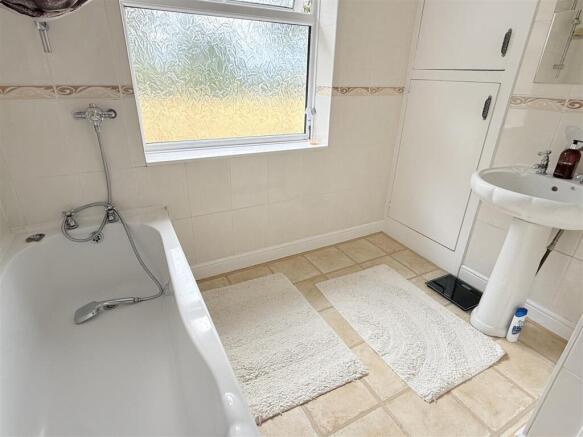 3 bed Semi-Detached for sale Image 9
