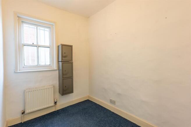 4 bed Town House for sale Image 10