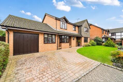 Bishops Grove, Windlesham, Surrey