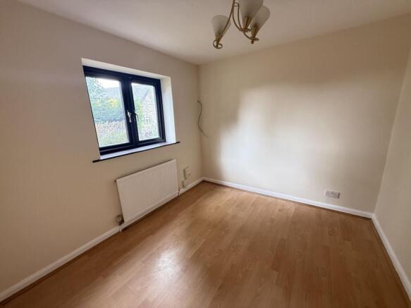 5 bed Detached to rent Image 9