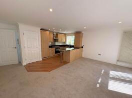 Flat 3, 21 Acer Court, Brook Avenue, Ascot SL5 7QW