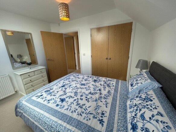2 bed Apartment to rent Image 12