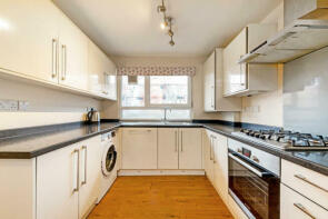 75, 5 Badric Court, Yelverton Road, London SW11 3SL