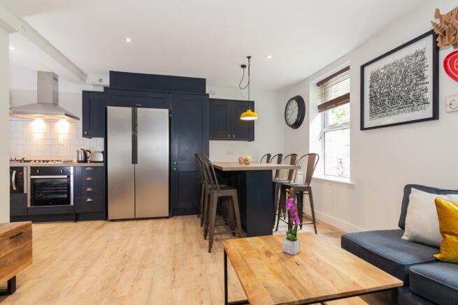 7 bed Flat to rent Image 4