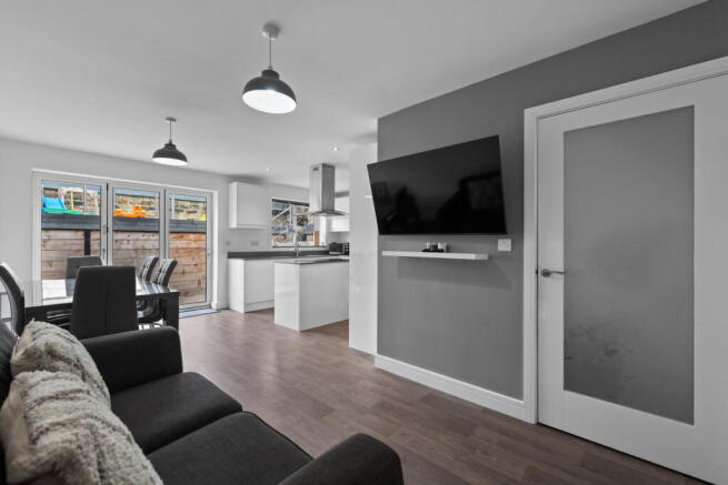 4 bed Detached for sale Image 4