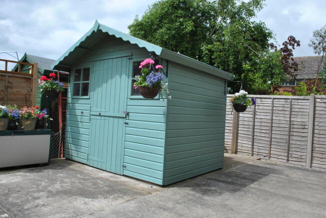 SUMMER HOUSE