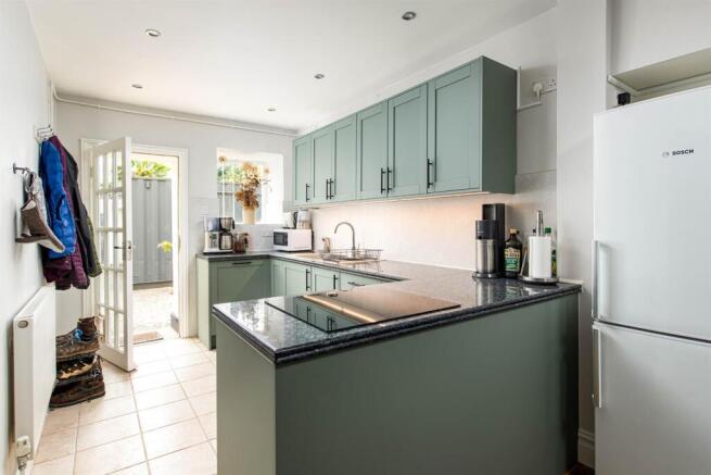 Kitchen_2.jpg