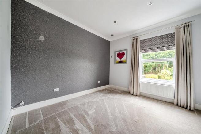 4 bed Detached for sale Image 9