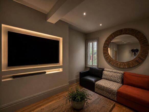 4 bed Apartment for sale Image 11