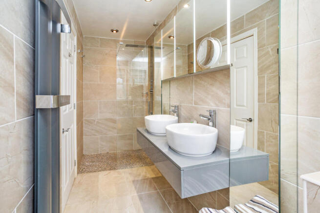 Ensuite
