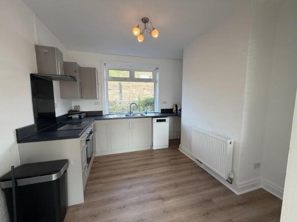 3 bed Terraced to rent Image 5