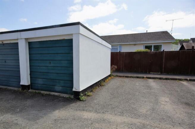 USE Garage and Parking Space.JPG