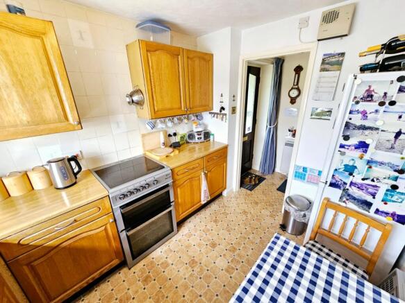 2 bed Detached Bungalow for sale Image 6