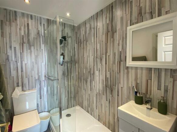 En Suite Shower Room