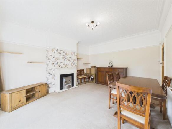 3 bed Semi-Detached for sale Image 4