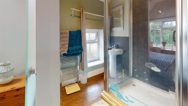 Redlands-Cottage-Billams-Hill-Bathroom.jpg