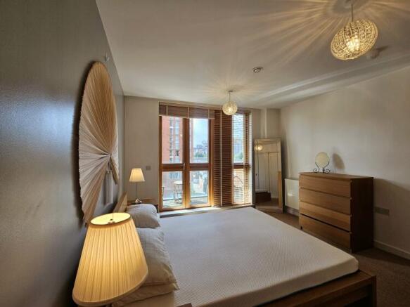 2 bed Apartment to rent Image 11