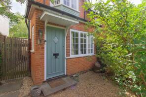 3, The Grove, London Road, Hartley Wintney, Hook RG27 8RN