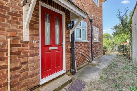 New Road, Chingford