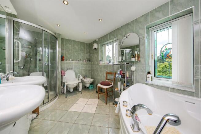 Ensuite.jpg