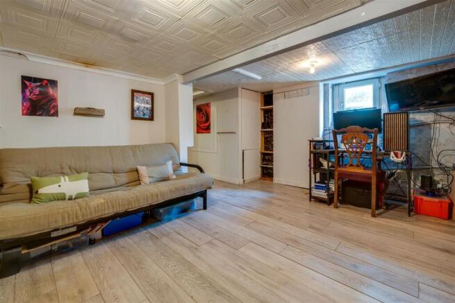 3 bed Terraced for sale Image 12