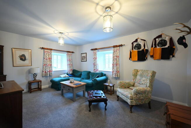 2 bed Barn Conversion to rent Image 12