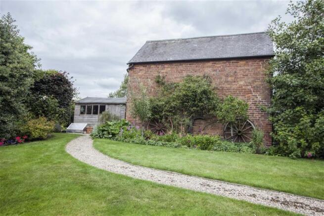 TRADITIONAL BARN