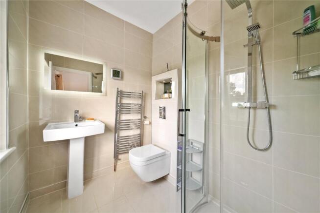 6 bed Detached for sale Image 12
