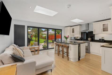 Warwick Road, Banbury - No onward chain