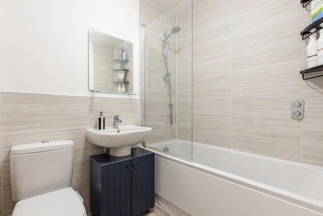 A20 - 42 Applegate Way Kingsbridge - 260507