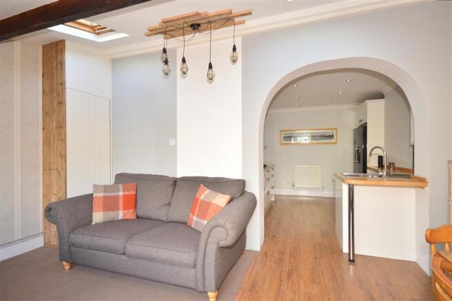 Lounge/ Dining Area