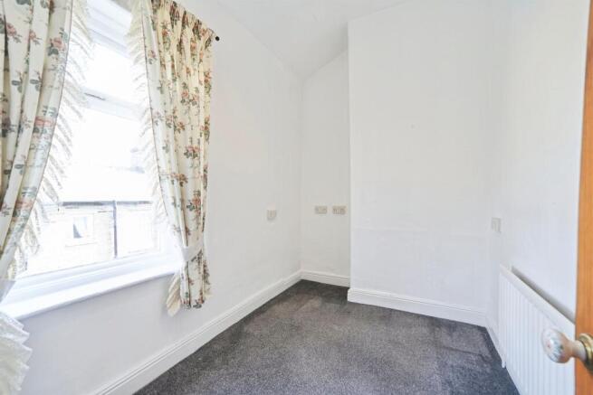 3 bed Terraced for sale Image 5