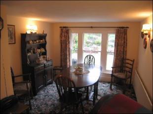 Lounge / Dining