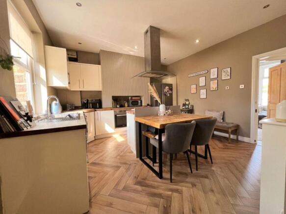 2 bed Terraced for sale Image 4
