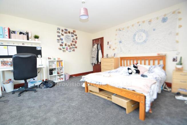6 bed Terraced to rent Image 9