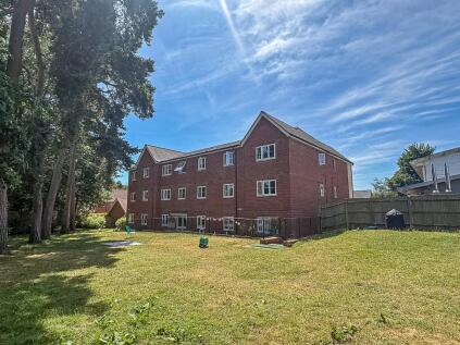 Grayling Close, Godalming, Surrey, GU7