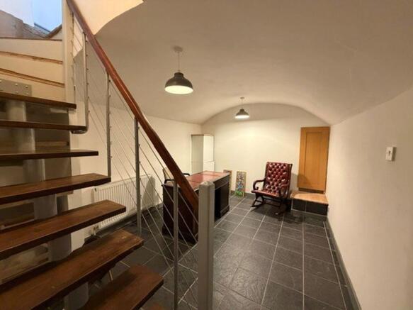 2 bed Flat for sale Image 6