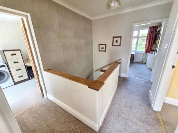 4 bed Semi-Detached for sale Image 12