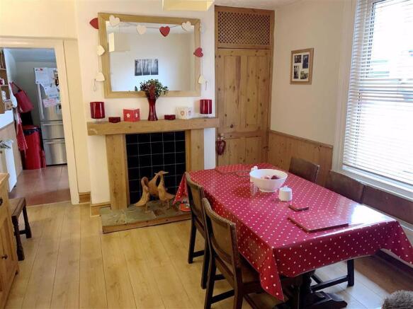 DINING ROOM: