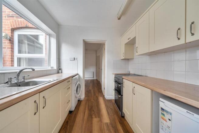 Modern Kitchen with fitted applicances
