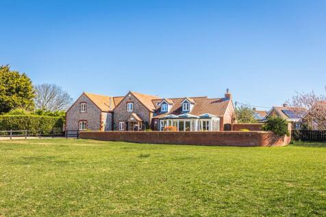 Superb Brick and Flint Home in Trimingham