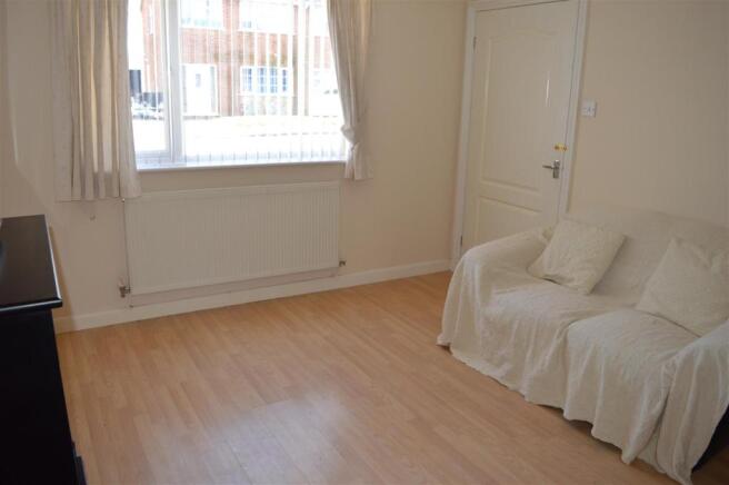 RECEPTION/BEDROOM 4