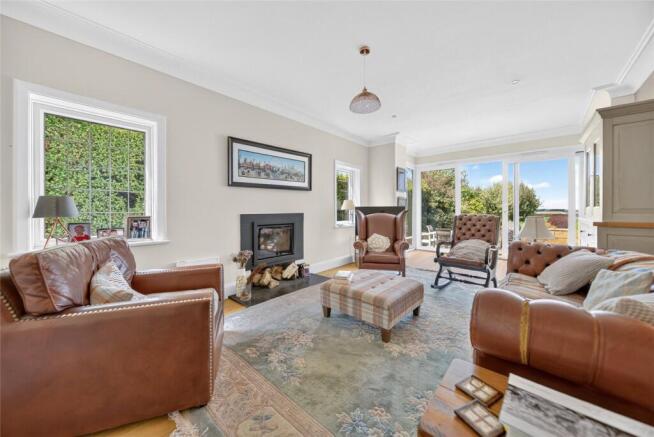 8 bed Detached for sale Image 5